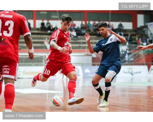 重庆足球队盯防策略分析及其在比赛中的成效与不足之处探讨